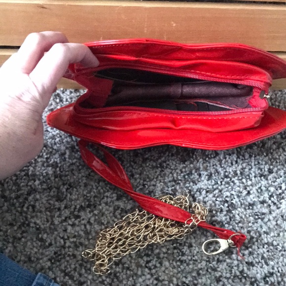 Oooh lala 💋 purse! - Picture 2 of 2